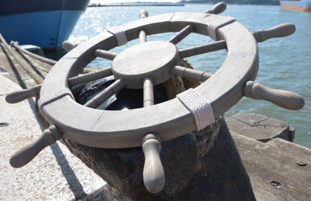Wooden Nautical Ship Wheel Hind Handicrafts products