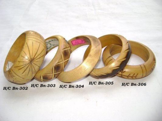 Hanndcrafted Antique Wooden Bangle Hind Handicrafts products