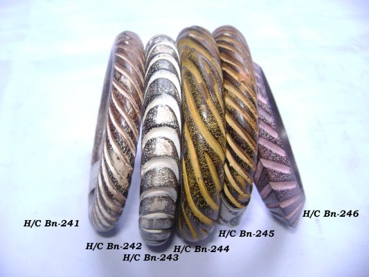 Hanndcrafted Antique Wooden Bangle Hind Handicrafts products