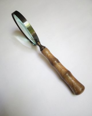 Handheld Antique Brass Framed Wooden Magnifier Handle Hind Handicrafts products