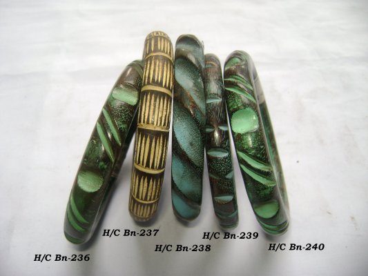 Hanndcrafted Antique Wooden Bangle Hind Handicrafts products